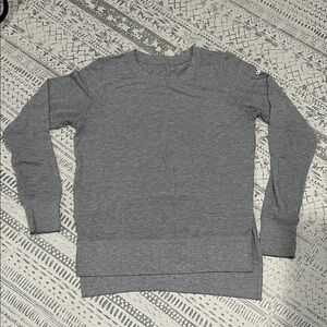 Alo Yoga Gray High-Slit Sweater Top Small (Est.) Cozy Long Sleeve